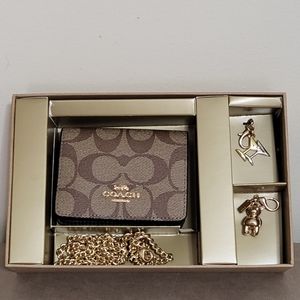 Coach box signature mini wallet on chain